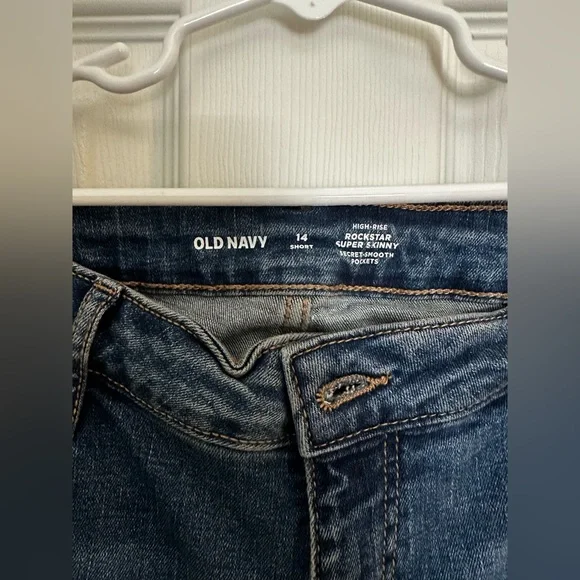 Old Navy High Rise Rockstar Super Skinny 14 Short Jeans - Picture 3 of 4